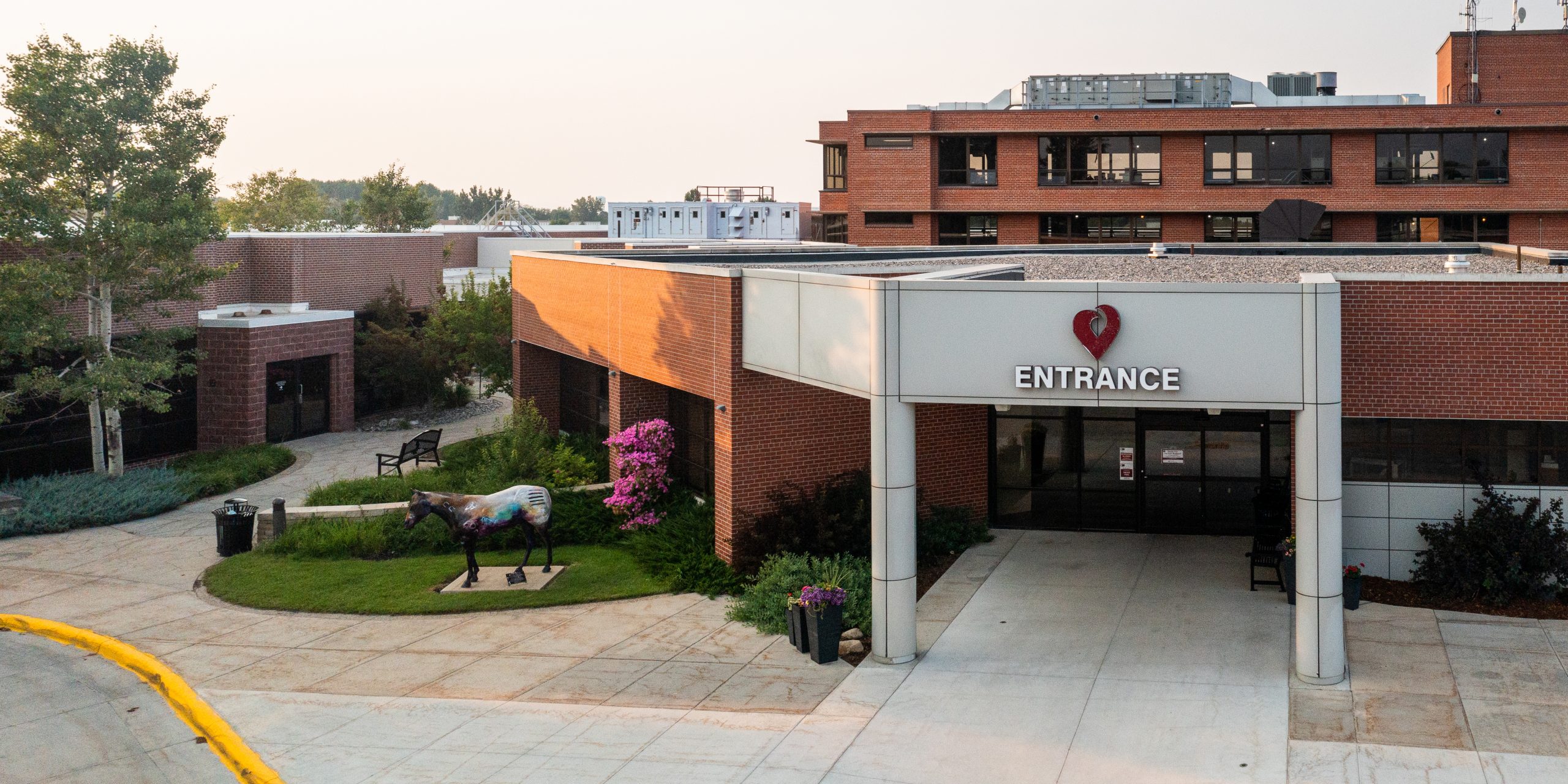 SMH entrance_sidebar crop